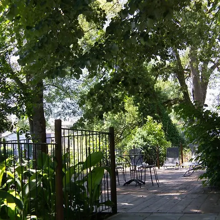 Pont Vieux Et Apartment Confolens
